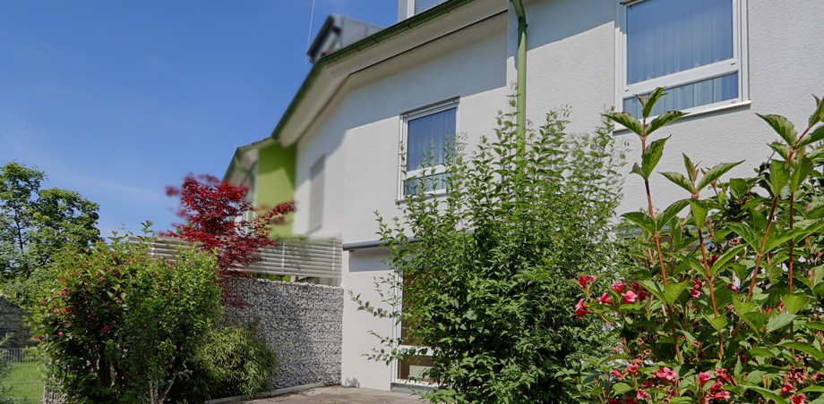 Hausr�ckseite Reihenmittelhaus Reutlingen