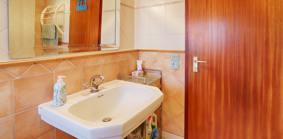 Badezimmer (EG) Zweifamilienhaus Lichtenstein-G�llesberg