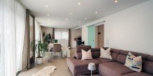 Wohnzimmer (c) Liebevoll saniertes Einfamilienhaus mit gro�em Garten und Pool