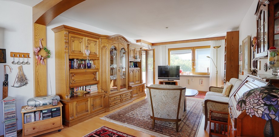 Wohnzimmer (a) Etagenwohnung Reutlingen
