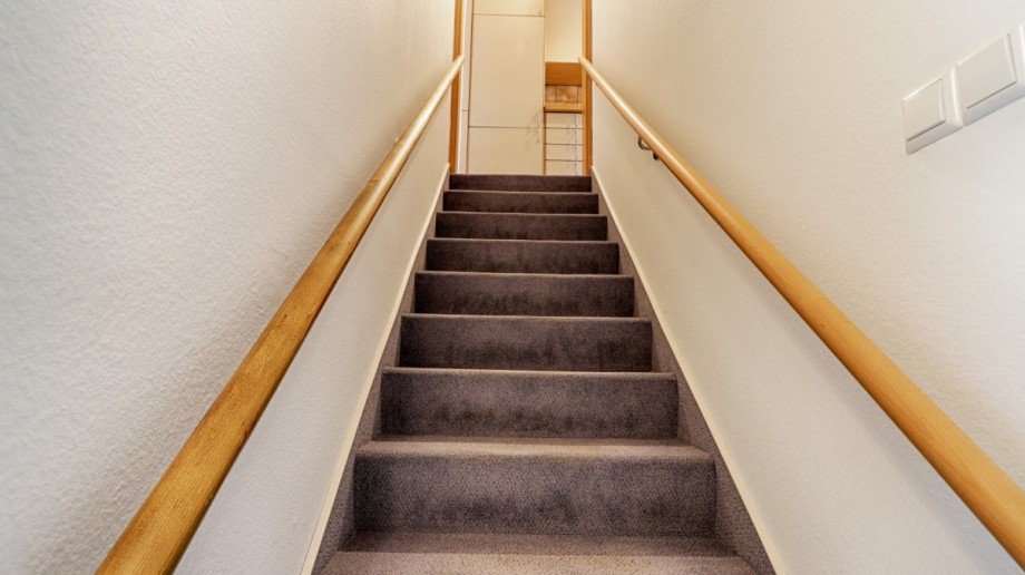 Treppenabgang KG Reihenmittelhaus Reutlingen