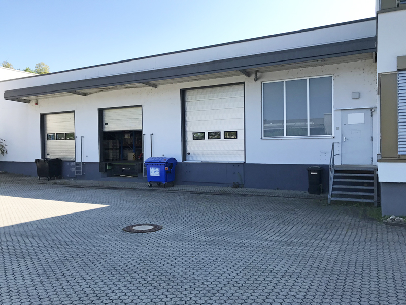 Hof, Laderampen und 2. Eingang B�rofl�che Reutlingen