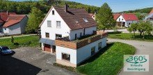 Titelbild Platz f�r Ideen: Renovierungsbed�rftiges Zweifamilienhaus mit Perspektive