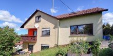Hausseite (a) HDR Gro�z�giges Mehrgenerationenhaus in Traumlage: Wohnen, wo andere Urlaub machen - gro�es Grundst�ck am Waldrand