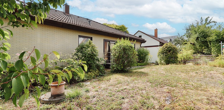 Hausfront Bungalow Reutlingen
