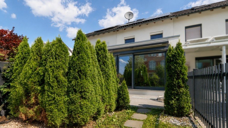 Hausr�ckseite Reihenmittelhaus Reutlingen