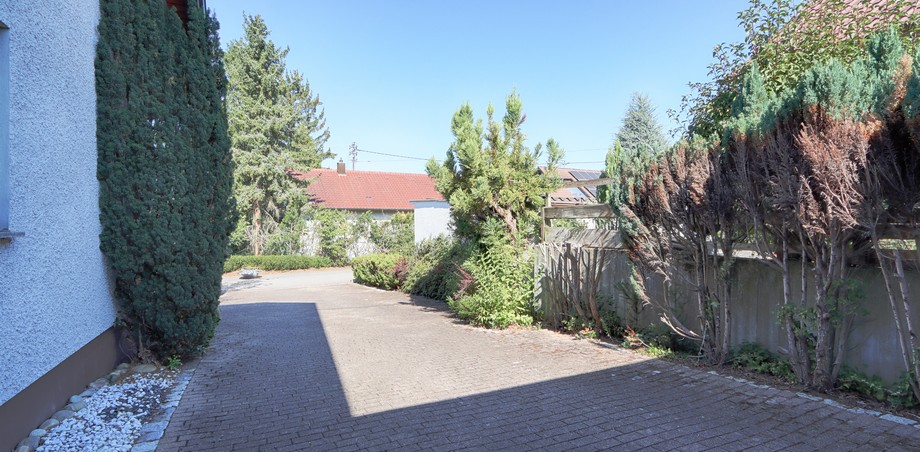 Garagenzufahrt Einfamilienhaus Dettingen an der Erms