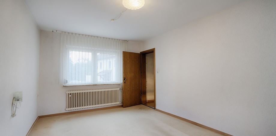 EG Schlafzimmer (b) Einfamilienhaus Metzingen-Neuhausen