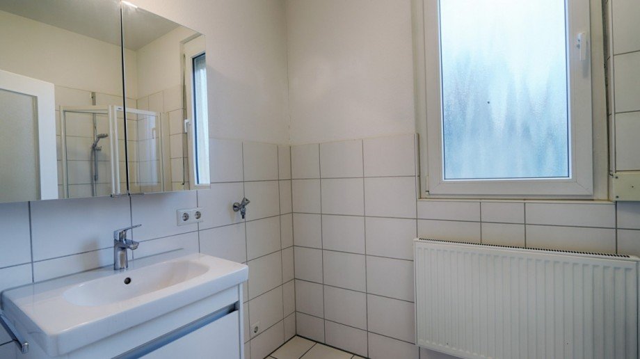 Badezimmer Wohnung 1. OG Mehrfamilienhaus Reutlingen