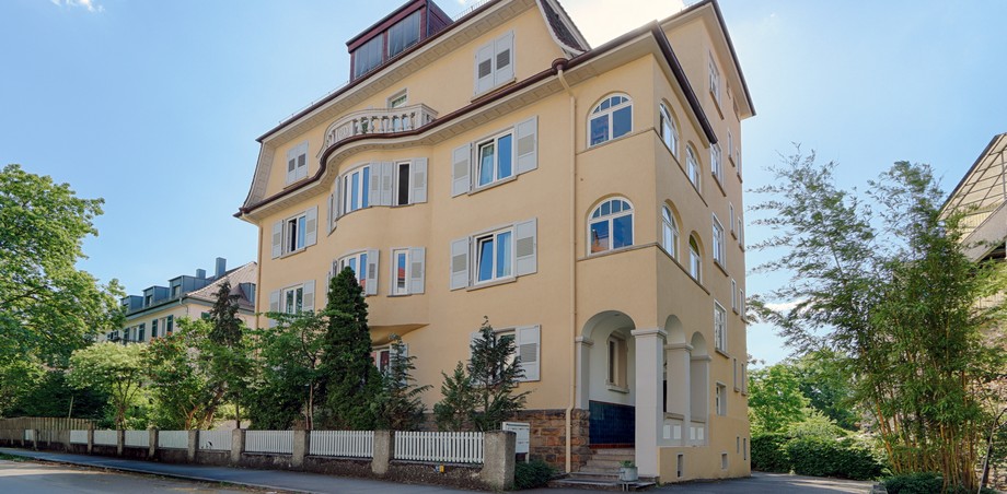 Hausfront Mehrfamilienhaus T�bingen