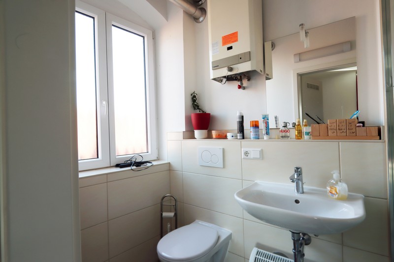 1-Zi.-Whg. 2.OG Wohn- / Gesch�ftshaus Pfullingen