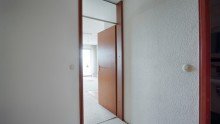 Flur Sanierungsbed�rftige 1-Zimmer-Hochhauswohnung im Efeu mit Balkon und Garage