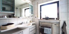Badezimmer Gro�e 6-Zimmer-Wohnung mit Balkon, Garage und herrlicher Aussicht