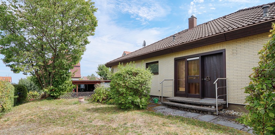 Hausfront Bungalow Reutlingen