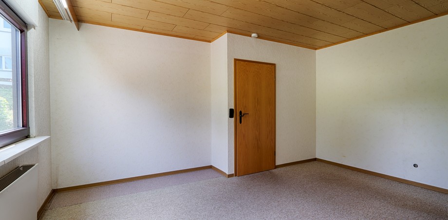 Zimmer EG I Zweifamilienhaus Reutlingen