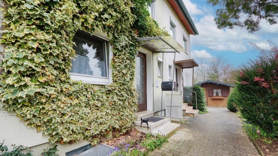Hausfront Reihenmittelhaus Reutlingen / Mittelstadt