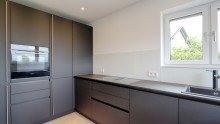 K�che Gro�z�giges Design-Einfamilienhaus mit Kamin und Weitblick