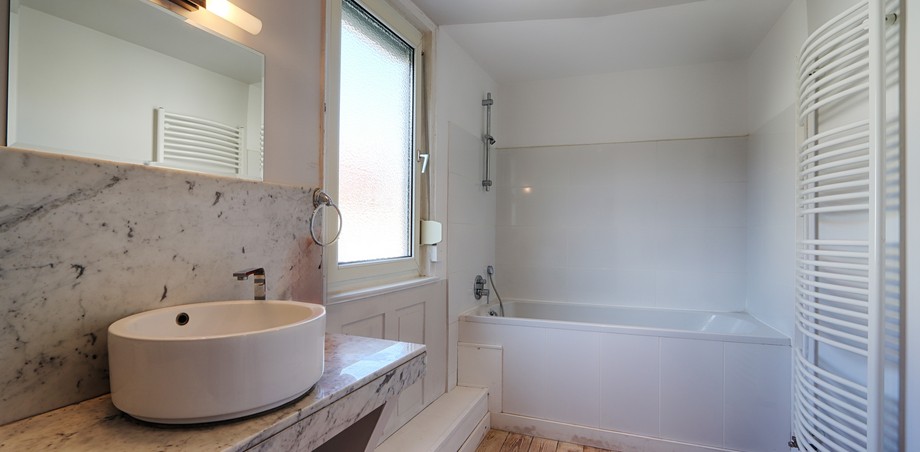 OG Badezimmer (a) Wohnung Reutlingen