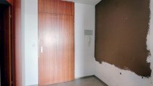 Flur Sanierungsbed�rftige 1-Zimmer-Hochhauswohnung im Efeu mit Balkon und Garage