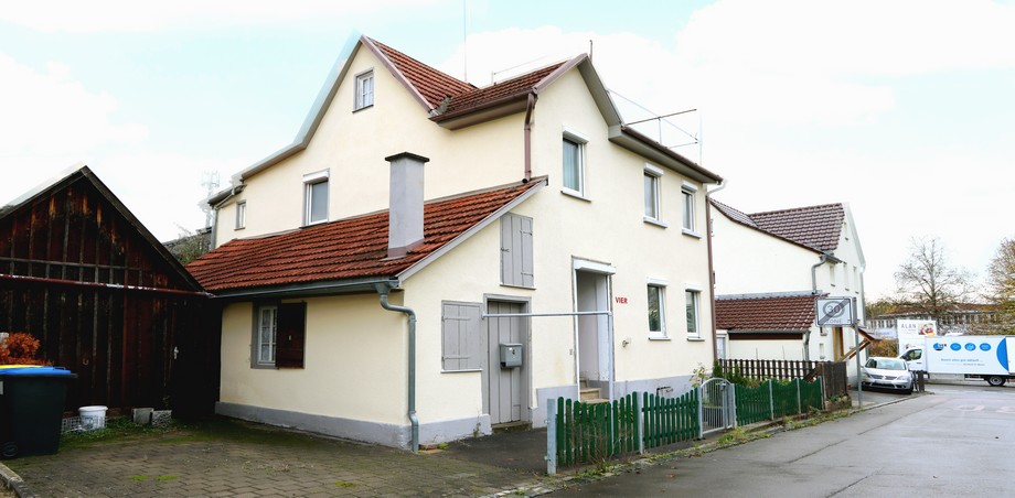 Haus_verkaufen_Reutlingen_$AB_Hausfront_a Einfamilienhaus Reutlingen