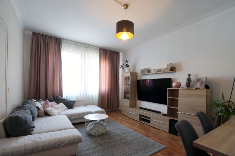 3-Zi.-Whg. 2.OG Wohn- / Gesch�ftshaus Pfullingen