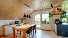 Wohnzimmer ***Provisionsfrei*** Tolle Aussicht! Gepflegte 3-Zi.-Wohnung plus Dachgeschoss-Studio zum Wohlf�hlen