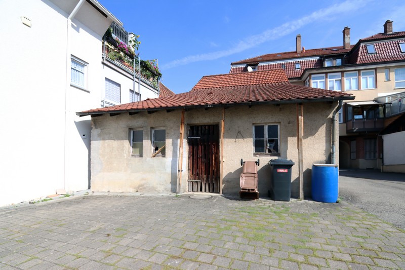 Anbau mit Stellpl�tzen Wohn- / Gesch�ftshaus Pfullingen