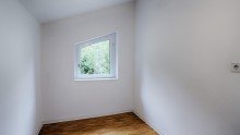 Ankleide Gro�z�giges Design-Einfamilienhaus mit Kamin und Weitblick