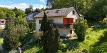 $Hausfront (b) Gro�z�giges Mehrgenerationenhaus in Traumlage: Wohnen, wo andere Urlaub machen - gro�es Grundst�ck am Waldrand