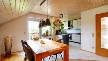 Wohnzimmer ***Provisionsfrei*** Tolle Aussicht! Gepflegte 3-Zi.-Wohnung plus Dachgeschoss-Studio zum Wohlf�hlen