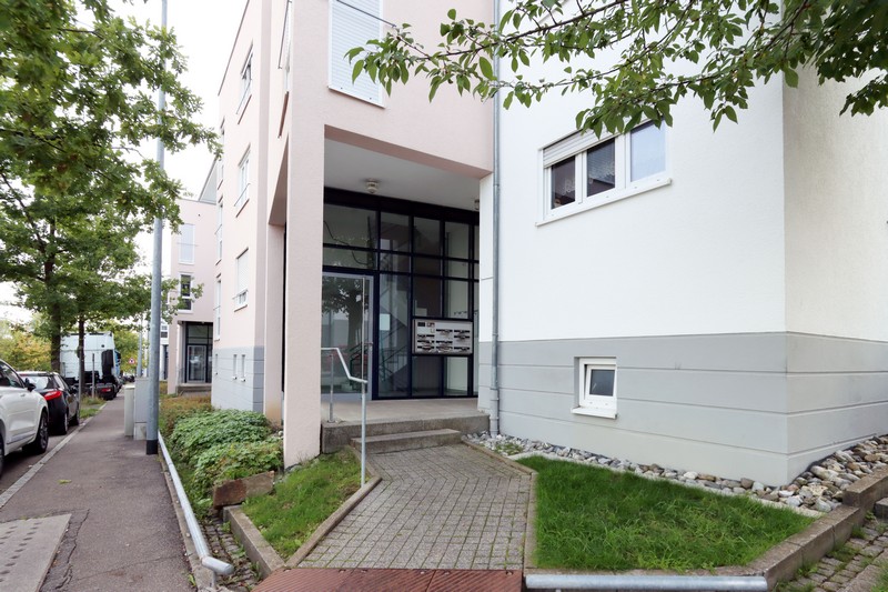 Wohnung_verkaufen_Reutlingen_AB_Hauseingang Wohnung Reutlingen