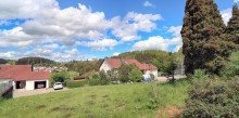 Garten (c) HDR Gro�z�giges Mehrgenerationenhaus in Traumlage: Wohnen, wo andere Urlaub machen - gro�es Grundst�ck am Waldrand