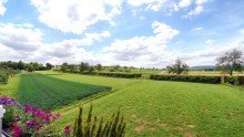 Balkonaussicht ***Provisionsfrei*** Tolle Aussicht! Gepflegte 3-Zi.-Wohnung plus Dachgeschoss-Studio zum Wohlf�hlen