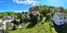 Skyview 180� Gro�z�giges Mehrgenerationenhaus in Traumlage: Wohnen, wo andere Urlaub machen - gro�es Grundst�ck am Waldrand