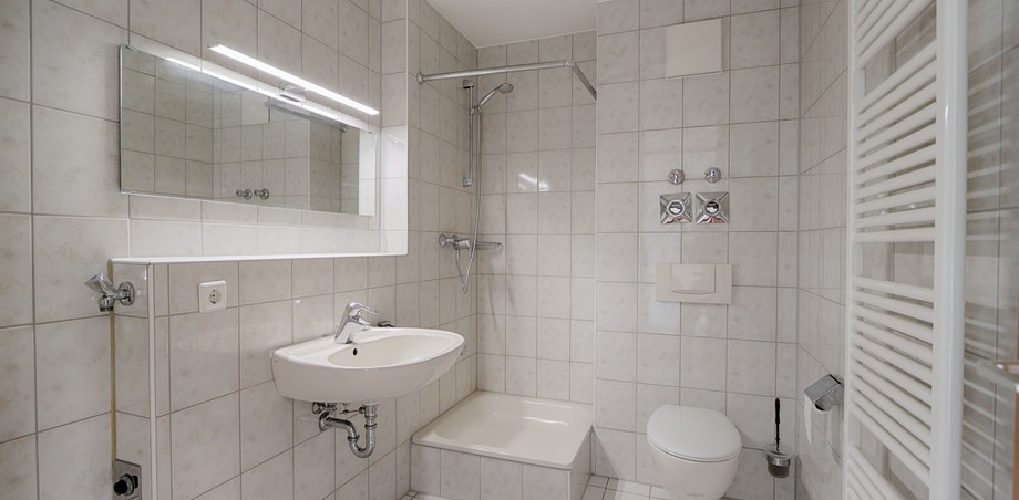 Badezimmer (b) Wohnung Reutlingen
