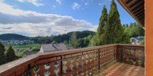 Balkon EG Gro�z�giges Mehrgenerationenhaus in Traumlage: Wohnen, wo andere Urlaub machen - gro�es Grundst�ck am Waldrand