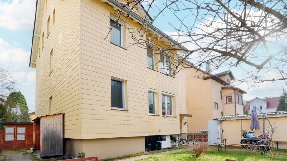 Hausr�ckseite Mehrfamilienhaus Reutlingen