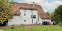 Hausr�ckseite (a) Einfamilienhaus am Reutlinger Lerchenbuckel mit gro�em Garten