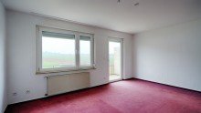 Zimmer I OG Renovierungsbed�rftiges Reihenhaus mit toller Aussicht in Mittelstadt