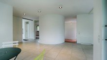 Flur Gro�z�giges Design-Einfamilienhaus mit Kamin und Weitblick