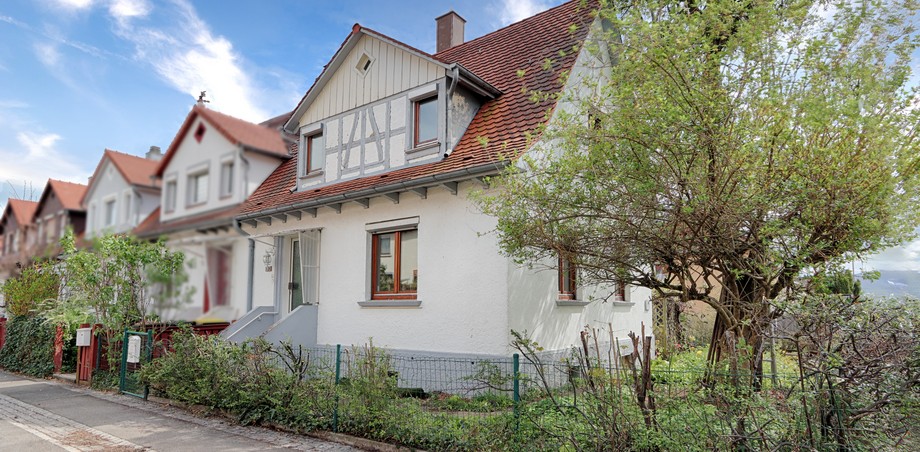 Hausfront Reihenendhaus Reutlingen