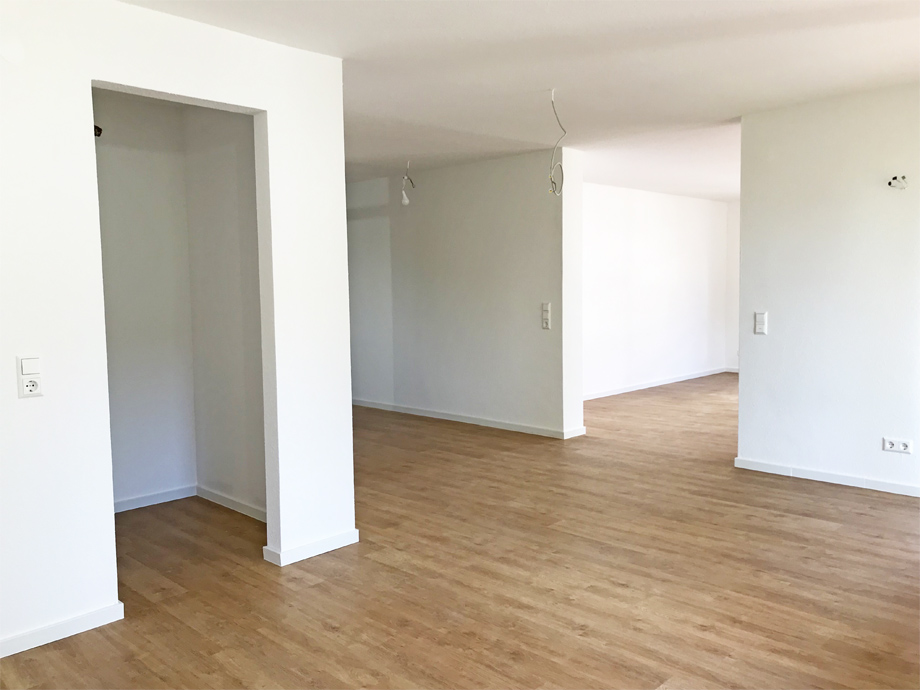 K�chen und Essbereich (b) Wohnung Pliezhausen