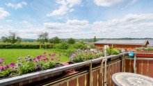 Balkon ***Provisionsfrei*** Tolle Aussicht! Gepflegte 3-Zi.-Wohnung plus Dachgeschoss-Studio zum Wohlf�hlen
