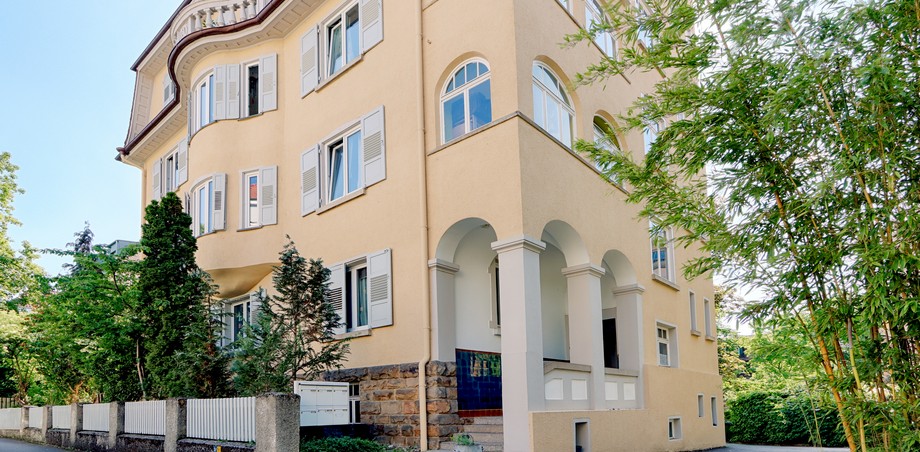 Hausseite Mehrfamilienhaus T�bingen
